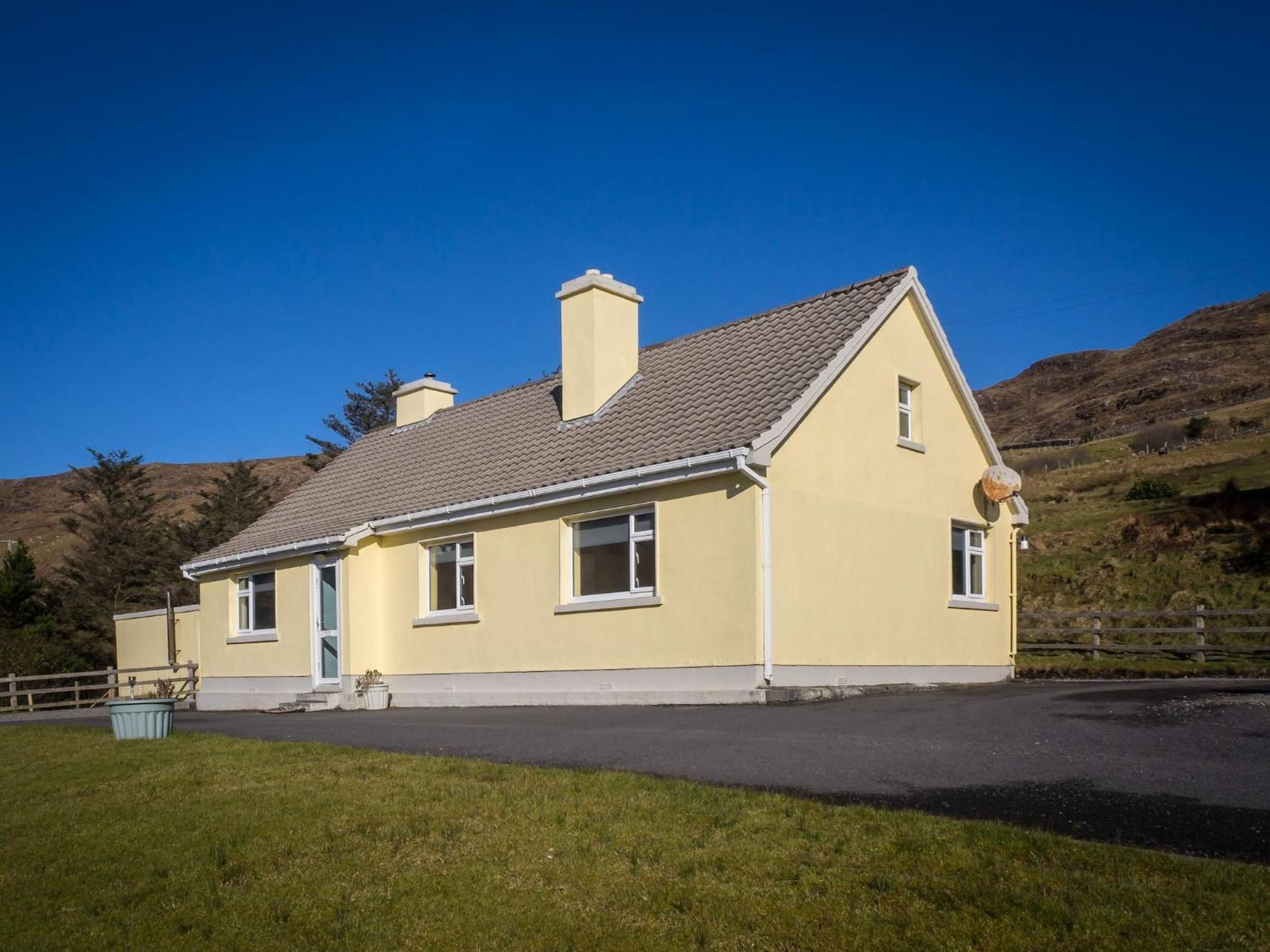 Lough Fee Renvyle Villa ภายนอก รูปภาพ