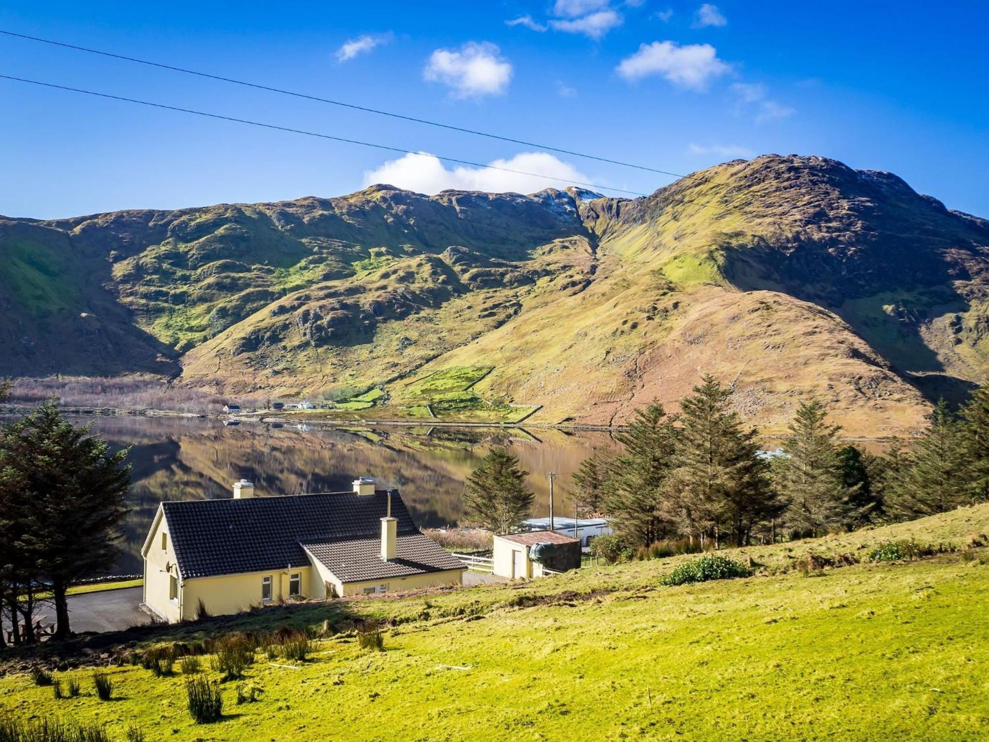 Lough Fee Renvyle Villa ภายนอก รูปภาพ